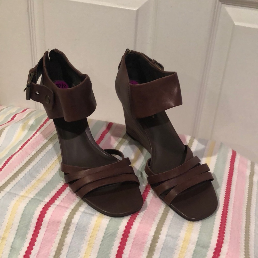 Via Spiga leather wedge size 8.5